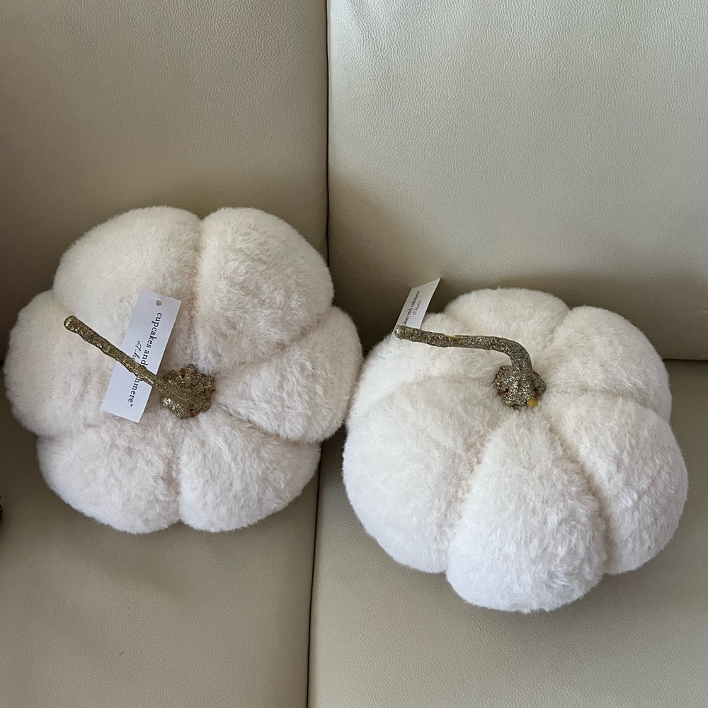 Cupcakes & Cashmere White Faux Fur Pumpkin Accent Pillows Set of 2 NWT